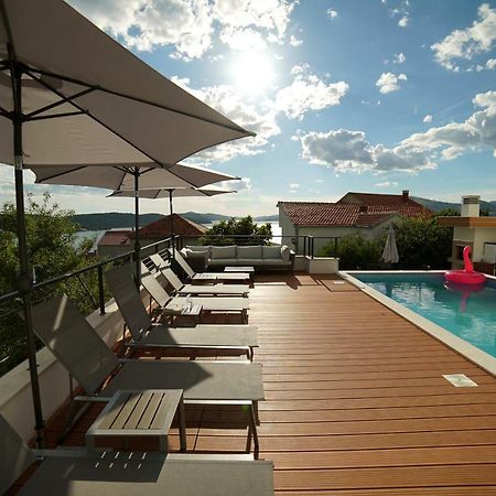 Apartments Gazebo Трогир Екстериор снимка