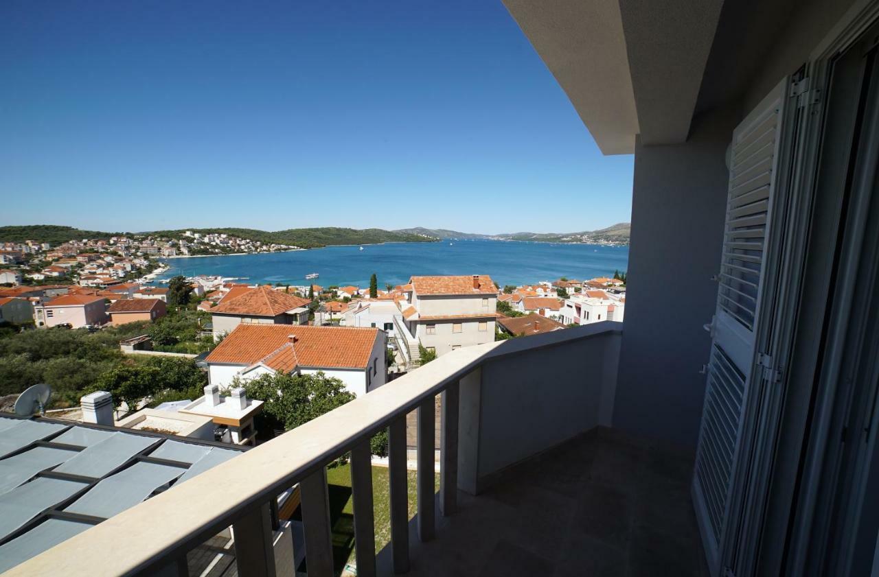 Apartments Gazebo Трогир Екстериор снимка